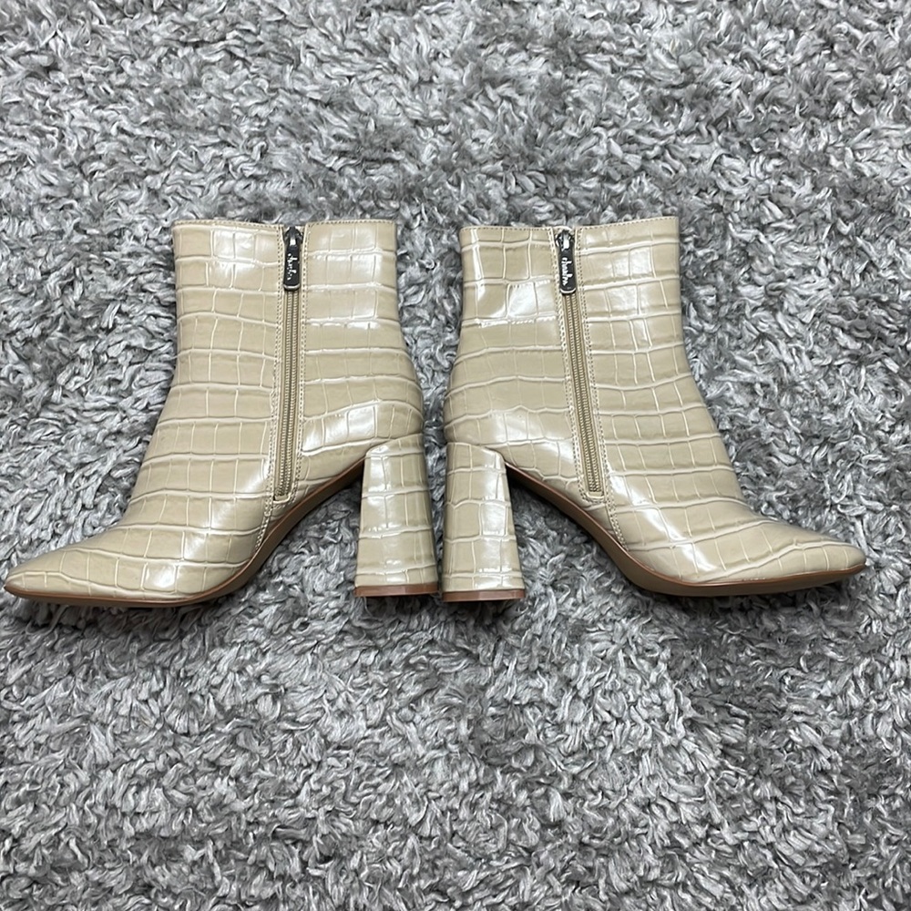 Charles David alligator print booties size 7